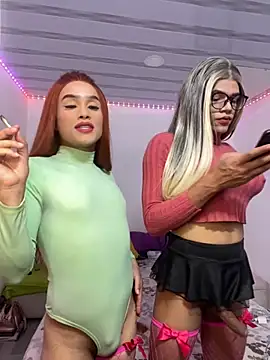 Snapshot of big_girl21cm chatting on 09-14-25, 01:39 big girl21cm online show from 09-14-25, 01:39