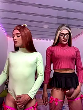 Snapshot of big_girl21cm chatting on 10-16-25, 01:41 big girl21cm online show from 10-16-25, 01:41