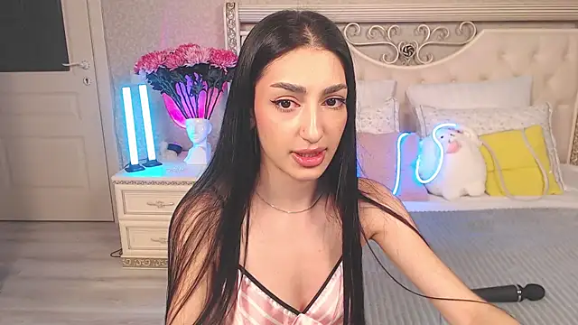 Lina Robbins online show from 02-16-26, 02:43