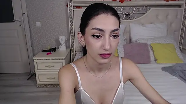 Lina Robbins online show from 11-10-25, 11:21