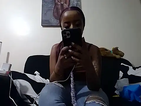 Snapshot of hoely_grail01 chatting on 09-23-25, 03:41 hoely grail01 online show from 09-23-25, 03:41