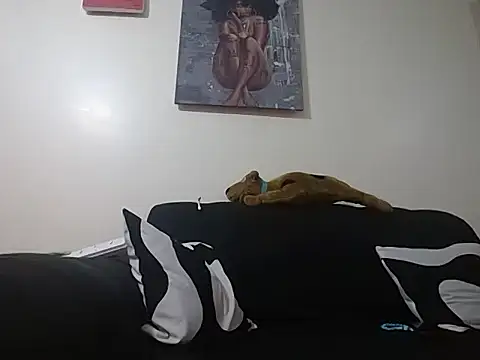 Snapshot of hoely_grail01 chatting on 10-29-25, 06:51 hoely grail01 online show from 10-29-25, 06:51