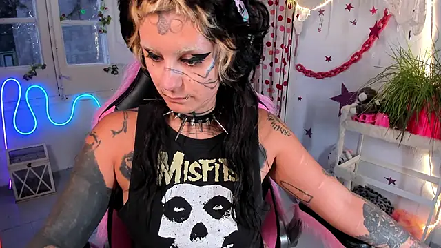 lady sontse  online show from 05-13-26, 06:59