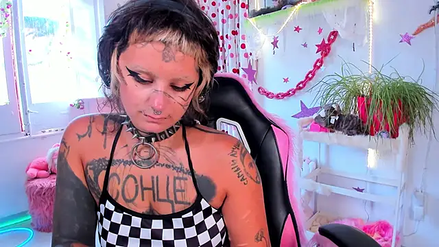 Snapshot of lady_sontse_ chatting on 06-27-26, 04:46 lady sontse online show from 06-27-26, 04:46