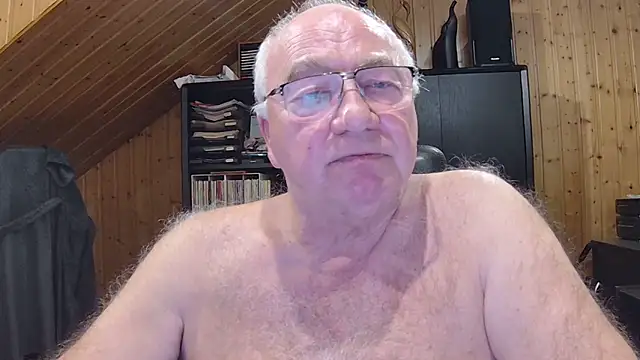 Snapshot of biggandybig chatting on 03-18-26, 11:27 biggandybig online show from 03-18-26, 11:27