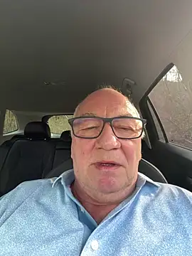 Snapshot of biggandybig chatting on 03-08-26, 02:09 biggandybig online show from 03-08-26, 02:09