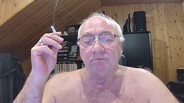 Snapshot of biggandybig chatting on 03-19-26, 10:10 biggandybig online show from 03-19-26, 10:10