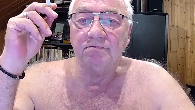 Snapshot of biggandybig chatting on 04-01-26, 09:56 biggandybig online show from 04-01-26, 09:56