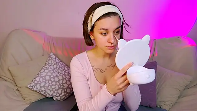 Snapshot of Celine_Dionn chatting on 05-22-26, 03:59 Celine Dionn online show from 05-22-26, 03:59