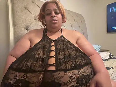 Snapshot of Missredboneo12 chatting on 10-07-25, 04:02 Missredboneo12 online show from 10-07-25, 04:02