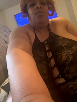 Snapshot of Missredboneo12 chatting on 11-03-25, 06:44 Missredboneo12 online show from 11-03-25, 06:44