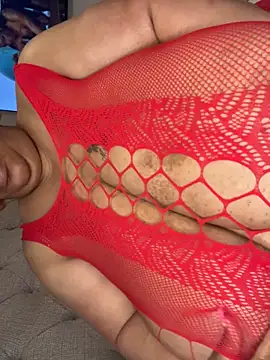 Snapshot of Missredboneo12 chatting on 10-24-25, 03:11 Missredboneo12 online show from 10-24-25, 03:11