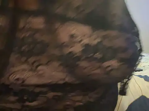 Snapshot of Missredboneo12 chatting on 09-16-25, 03:24 Missredboneo12 online show from 09-16-25, 03:24