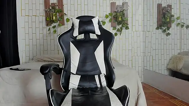 jacksson lawrence online show from 11-27-25, 02:56