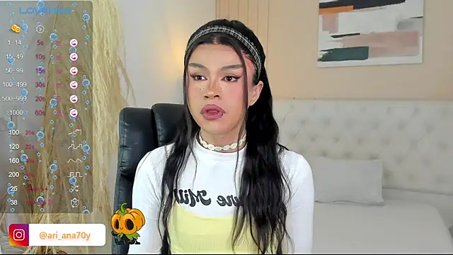 LOISE-XX online show from 10-15-25, 04:22