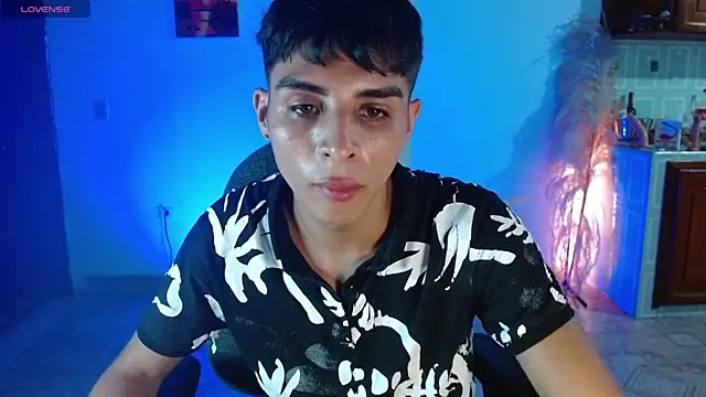 Snapshot of justin_alexxx chatting on 01-29-25, 03:01 justin alexxx online show from 01-29-25, 03:01