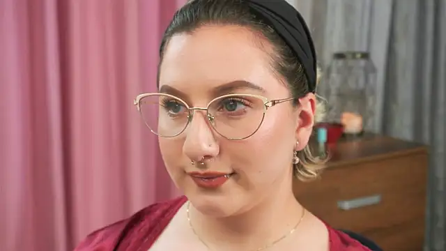 Ximenna Cruz online show from 04-05-26, 09:10