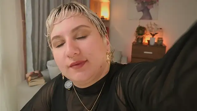 Ximenna Cruz online show from 01-13-26, 12:09