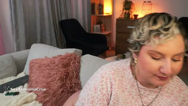 Ximenna Cruz online show from 03-19-26, 09:48