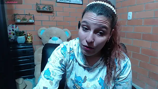 alexia 87 online show from 10-30-25, 02:21