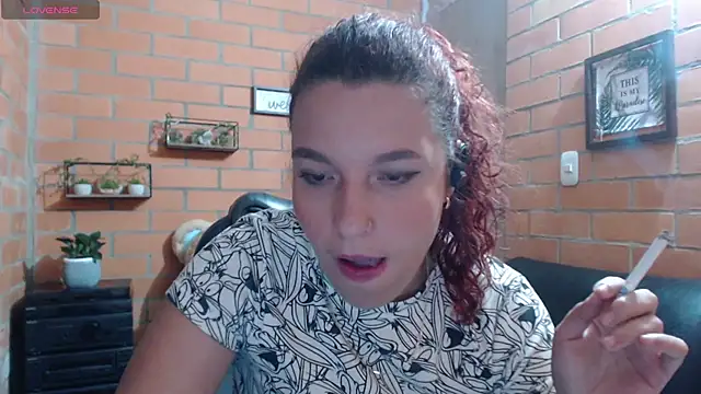 Snapshot of alexia_87 chatting on 09-09-25, 12:10 alexia 87 online show from 09-09-25, 12:10