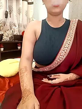 Divya girl online show from 10-13-25, 03:35