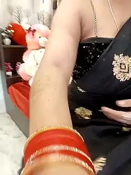 Divya girl online show from 10-19-25, 07:33