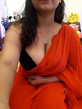Divya girl online show from 04-18-26, 06:27