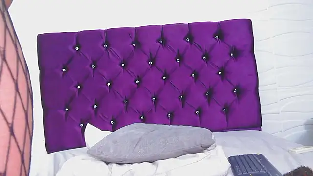 Snapshot of Kendal_Sofia chatting on 12-06-24, 10:13 Kendal Sofia online show from 12-06-24, 10:13