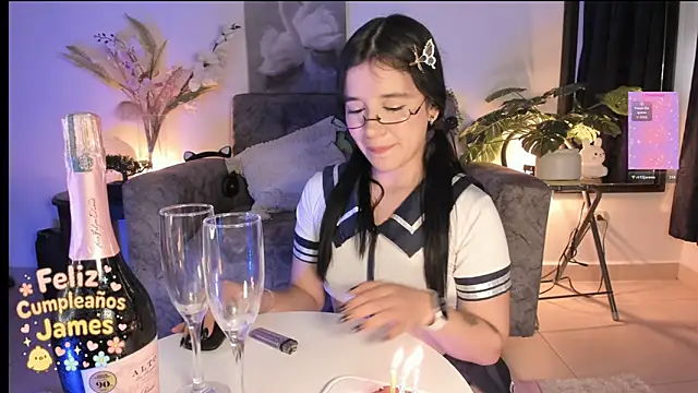 Naughtylittlegirl  online show from 09-30-25, 10:27