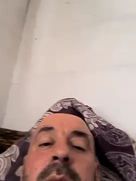 Snapshot of mitulik84 chatting on 12-17-25, 09:03 mitulik84 online show from 12-17-25, 09:03