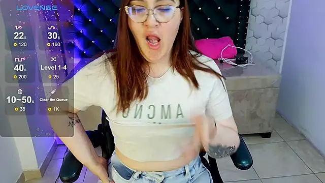 Snapshot of conniejames_m chatting on 06-02-26, 10:59 conniejames m online show from 06-02-26, 10:59