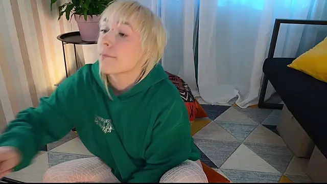 Snapshot of EmmyAmbros chatting on 07-17-26, 03:15 EmmyAmbros online show from 07-17-26, 03:15