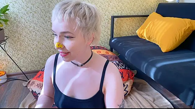 EmmyAmbros online show from 03-22-25, 11:42