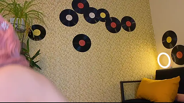 EmmyAmbros online show from 11-07-25, 01:10