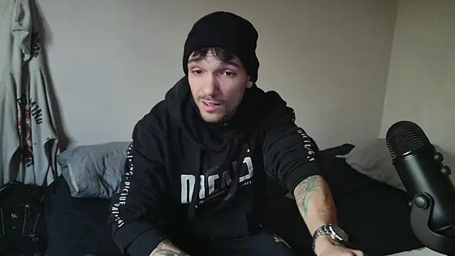 Snapshot of JackDesFeux chatting on 03-18-25, 10:37 JackDesFeux online show from 03-18-25, 10:37