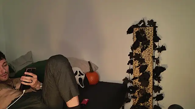 Snapshot of JackDesFeux chatting on 10-15-25, 09:39 JackDesFeux online show from 10-15-25, 09:39