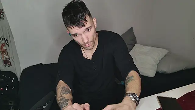 Snapshot of JackDesFeux chatting on 03-01-25, 02:15 JackDesFeux online show from 03-01-25, 02:15