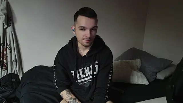 Snapshot of JackDesFeux chatting on 03-06-25, 02:08 JackDesFeux online show from 03-06-25, 02:08