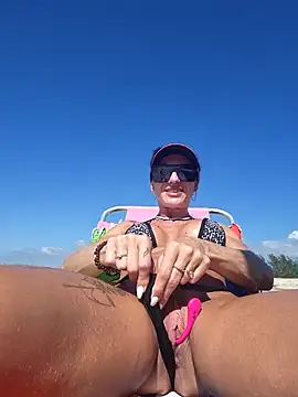 Snapshot of Brunna_Ella chatting on 02-05-25, 12:27 Brunna Ella online show from 02-05-25, 12:27