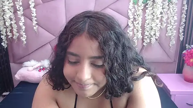 Sofia Hernandez  online show from 04-16-26, 01:34