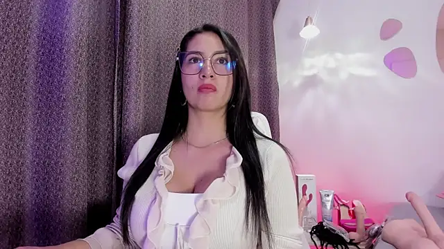 ValentinaaF online show from 10-17-25, 11:34