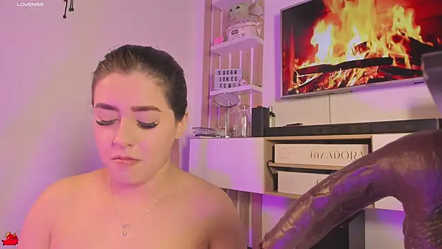 Snapshot of susanjons_tcw chatting on 10-23-25, 07:18 susanjons tcw online show from 10-23-25, 07:18