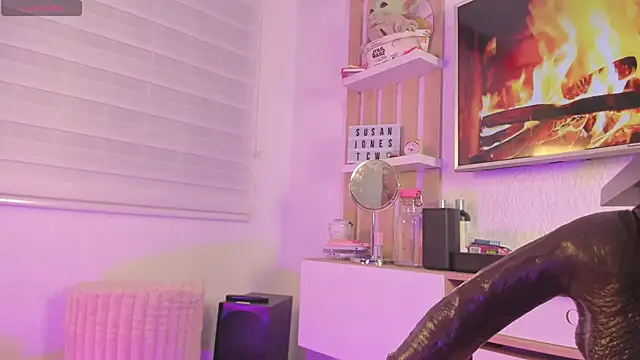 Snapshot of susanjons_tcw chatting on 11-25-25, 01:50 susanjons tcw online show from 11-25-25, 01:50