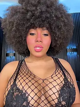 Snapshot of kendall_coxx chatting on 06-08-26, 02:34 kendall coxx online show from 06-08-26, 02:34