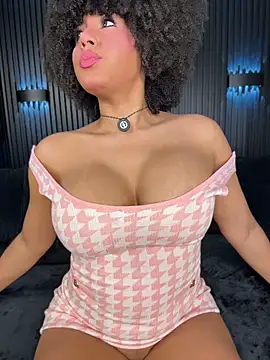 Snapshot of kendall_coxx chatting on 07-06-26, 03:03 kendall coxx online show from 07-06-26, 03:03