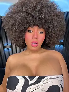 Snapshot of kendall_coxx chatting on 06-06-26, 05:01 kendall coxx online show from 06-06-26, 05:01