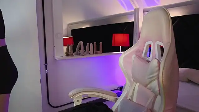 Angela Torres  online show from 03-24-26, 06:52