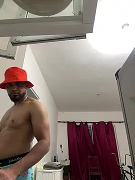 Snapshot of luismanuel_1998 chatting on 03-03-26, 03:02 luismanuel 1998 online show from 03-03-26, 03:02