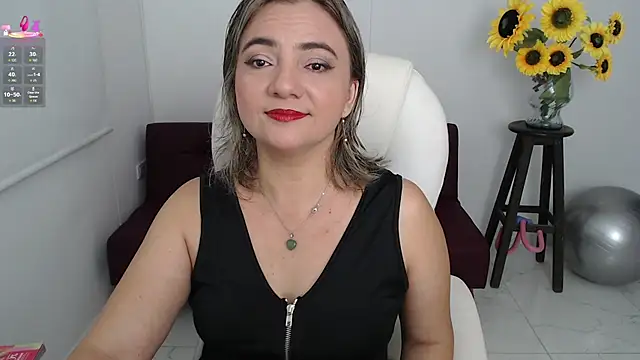 Snapshot of ana_milf chatting on 09-14-25, 01:33 ana milf online show from 09-14-25, 01:33